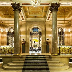Hilton Opera Hotell