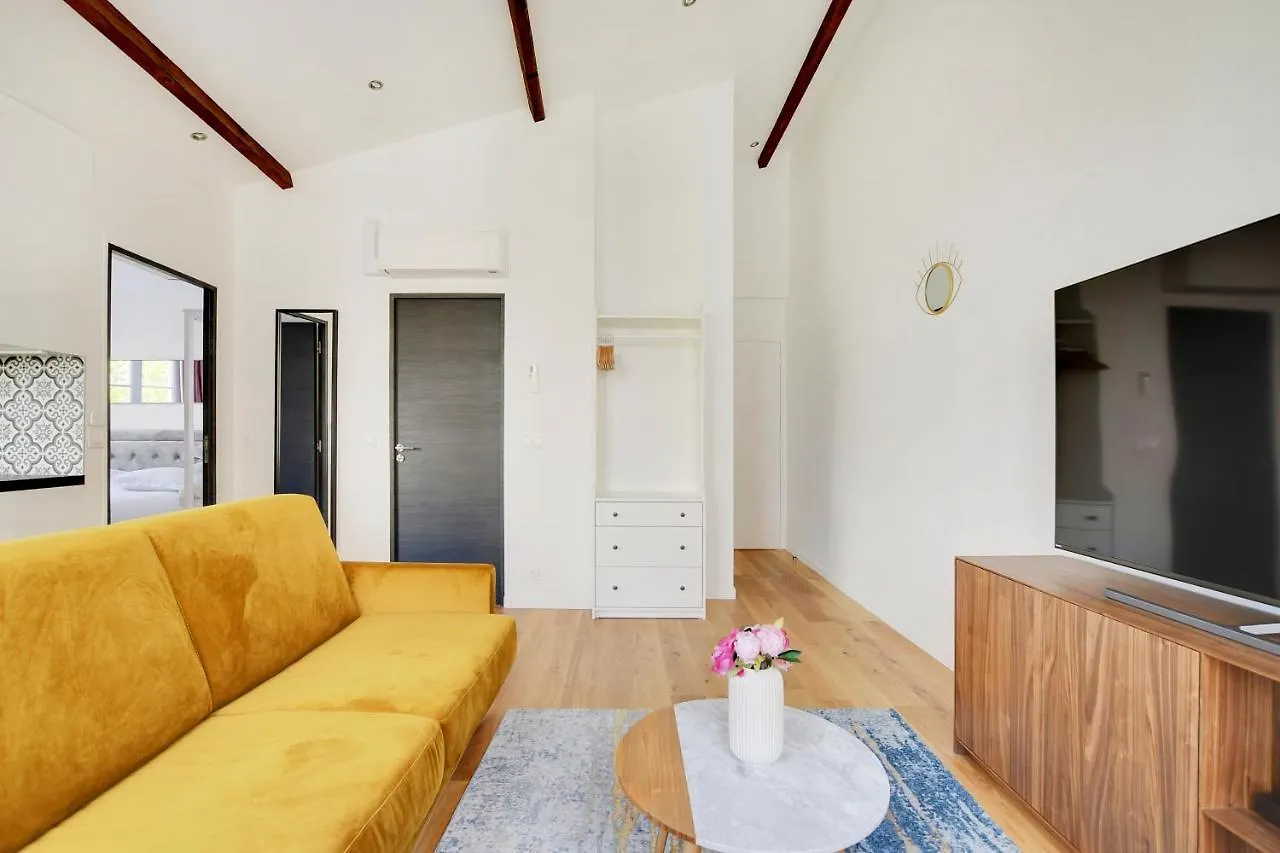 Cmg Jonas-Parc Montsouris-Tour Montparnasse- Apartment Paris 0*,  France