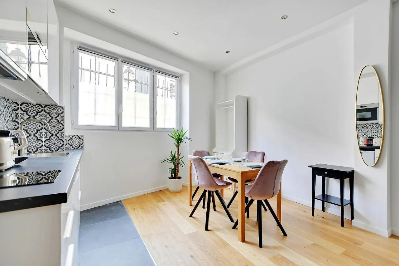 Cmg Jonas-Parc Montsouris-Tour Montparnasse- Apartment Paris