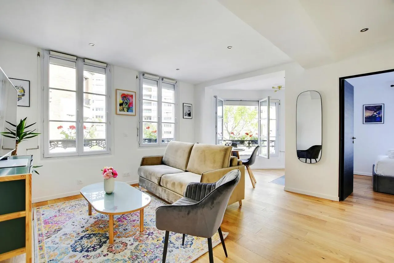 Cmg Jonas-Parc Montsouris-Tour Montparnasse- Apartment Paris