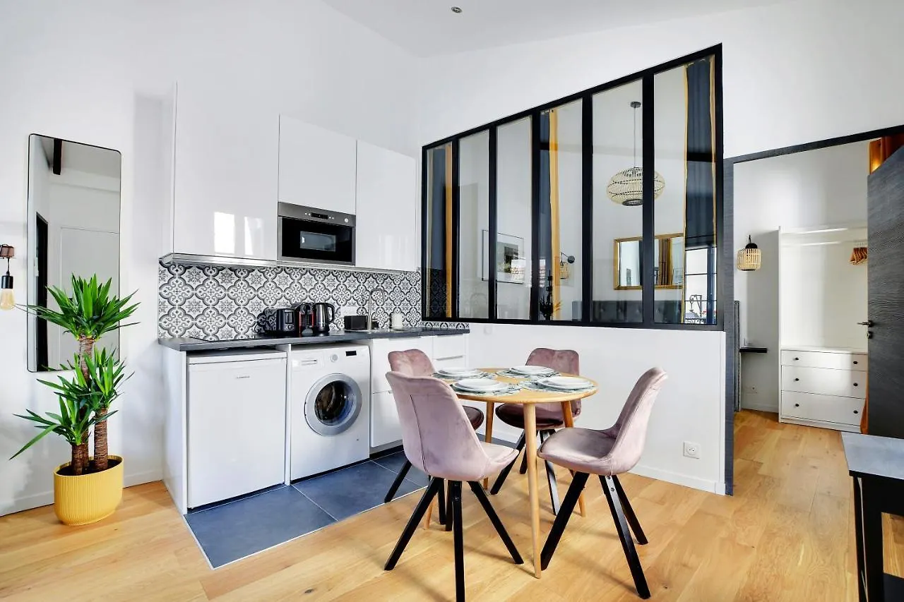 Cmg Jonas-Parc Montsouris-Tour Montparnasse- Apartment Paris 0*,