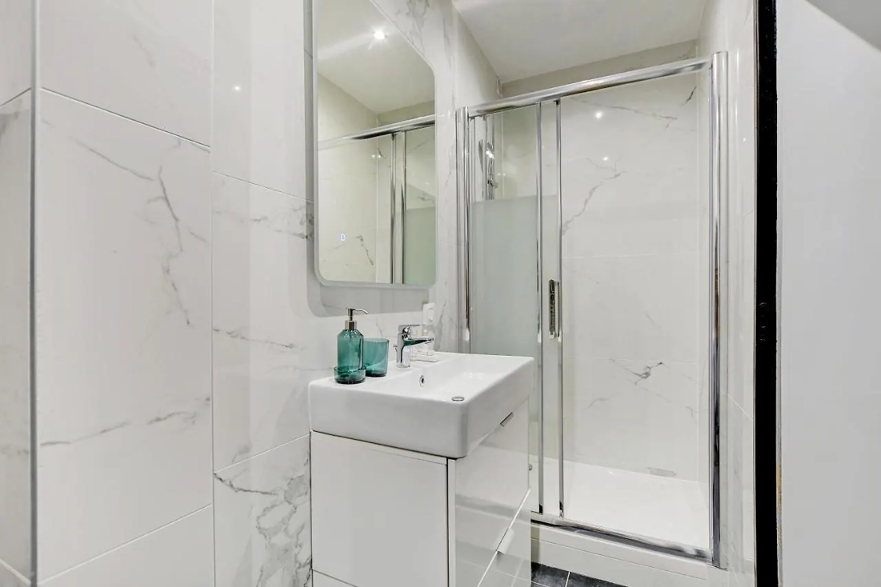 Cmg Jonas-Parc Montsouris-Tour Montparnasse- Apartment Paris