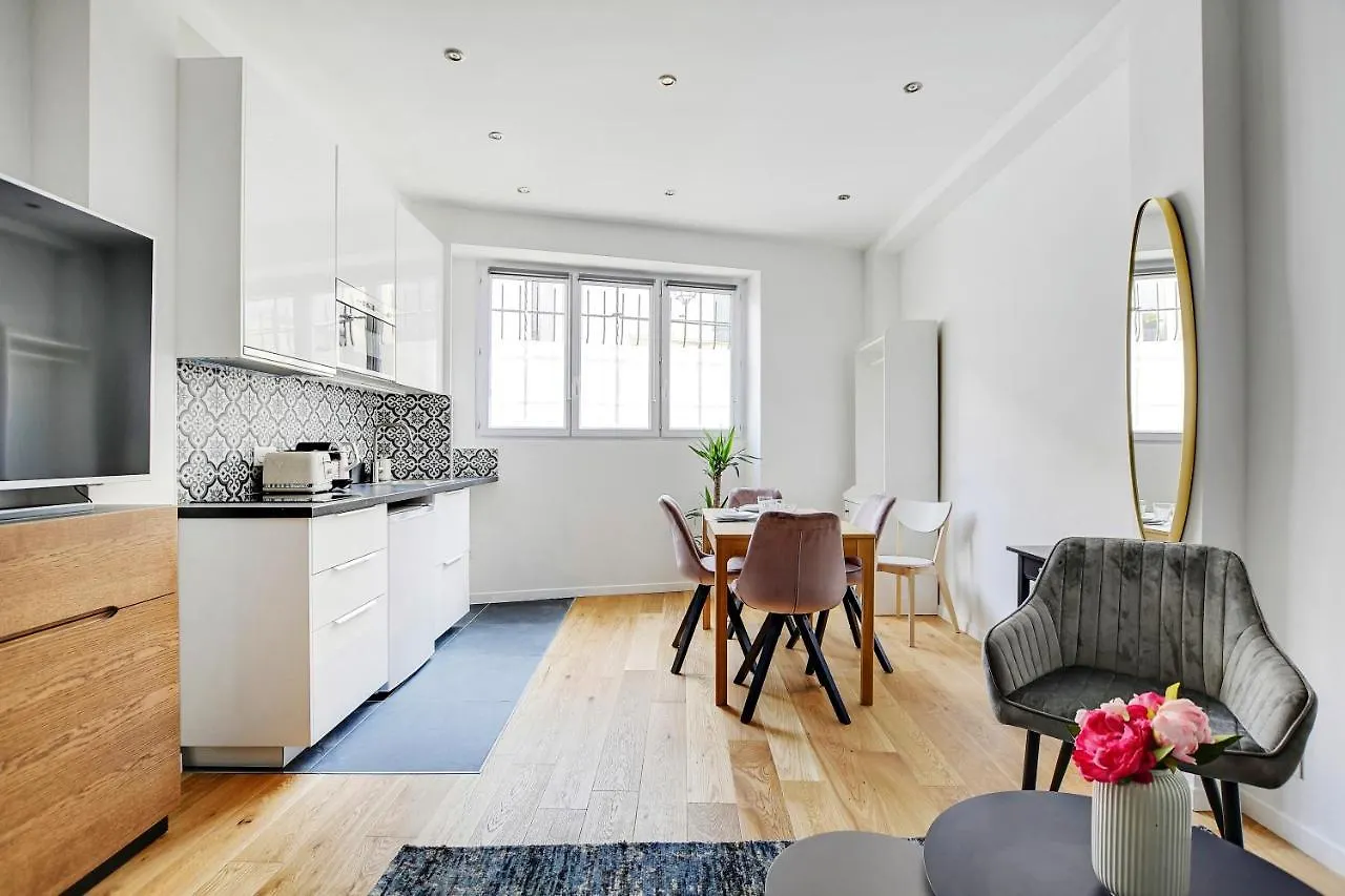 Cmg Jonas-Parc Montsouris-Tour Montparnasse- Apartment Paris